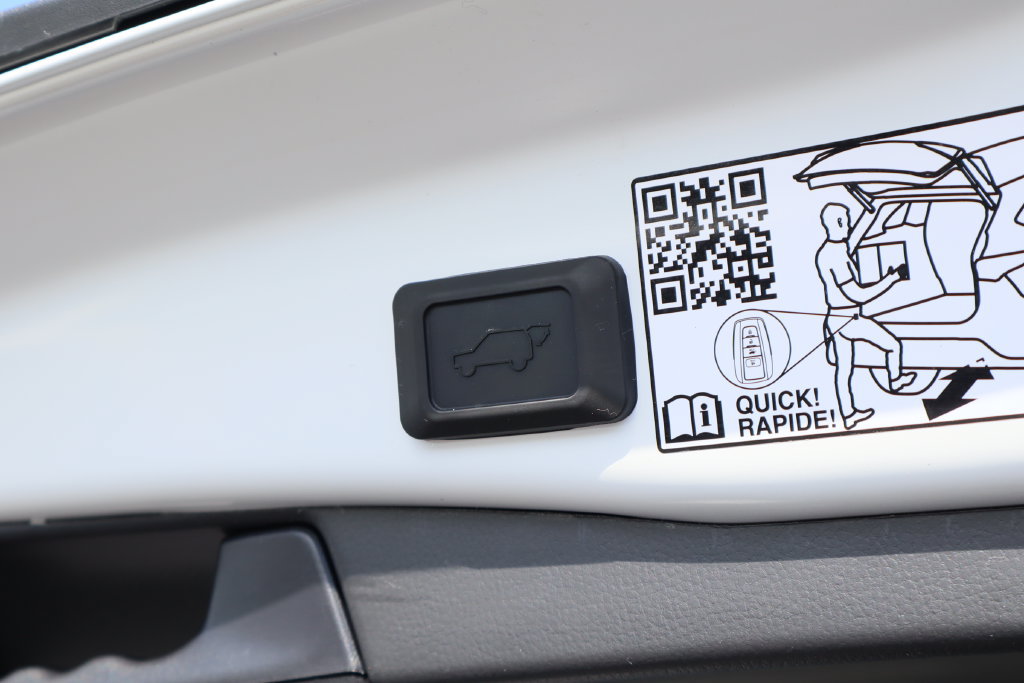 Used 2025 Toyota RAV4 Limited w/ Advanced Technology Package FWD image 27
