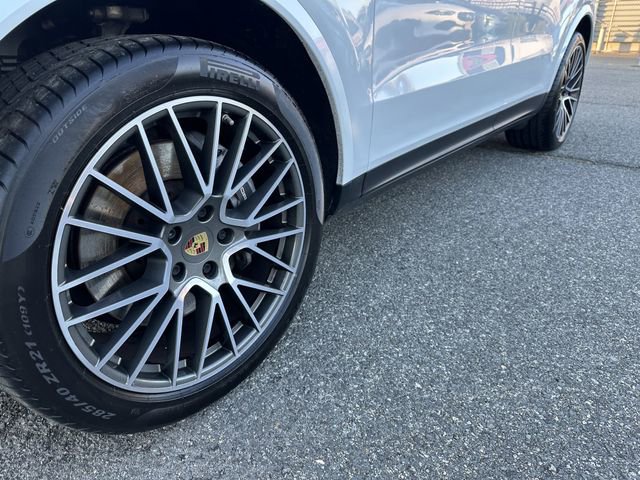 Used 2021 Porsche Cayenne Coupe image 12