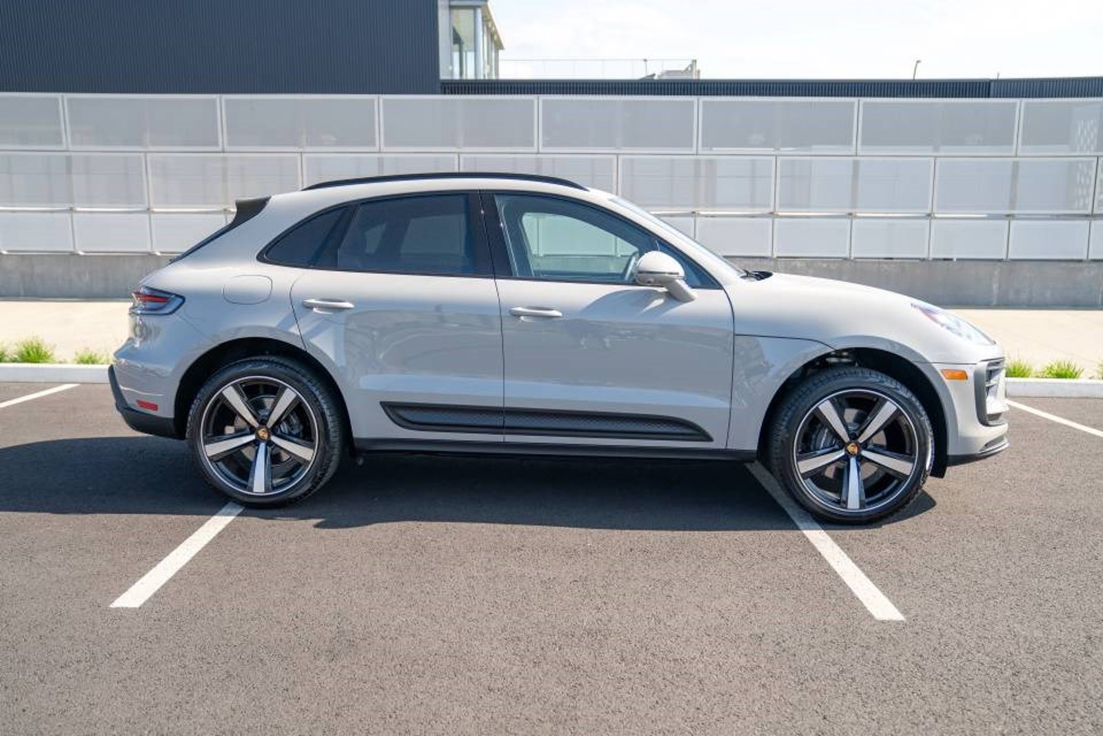 New 2026 Porsche Macan AWD/4WD image 8