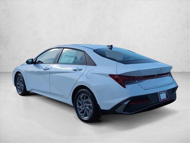 Used 2026 Hyundai Elantra Hybrid FWD image 9