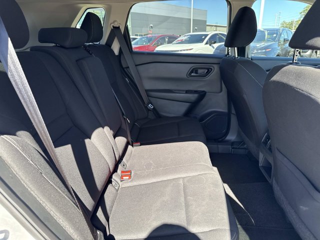 Used 2024 Nissan Rogue S AWD/4WD image 13