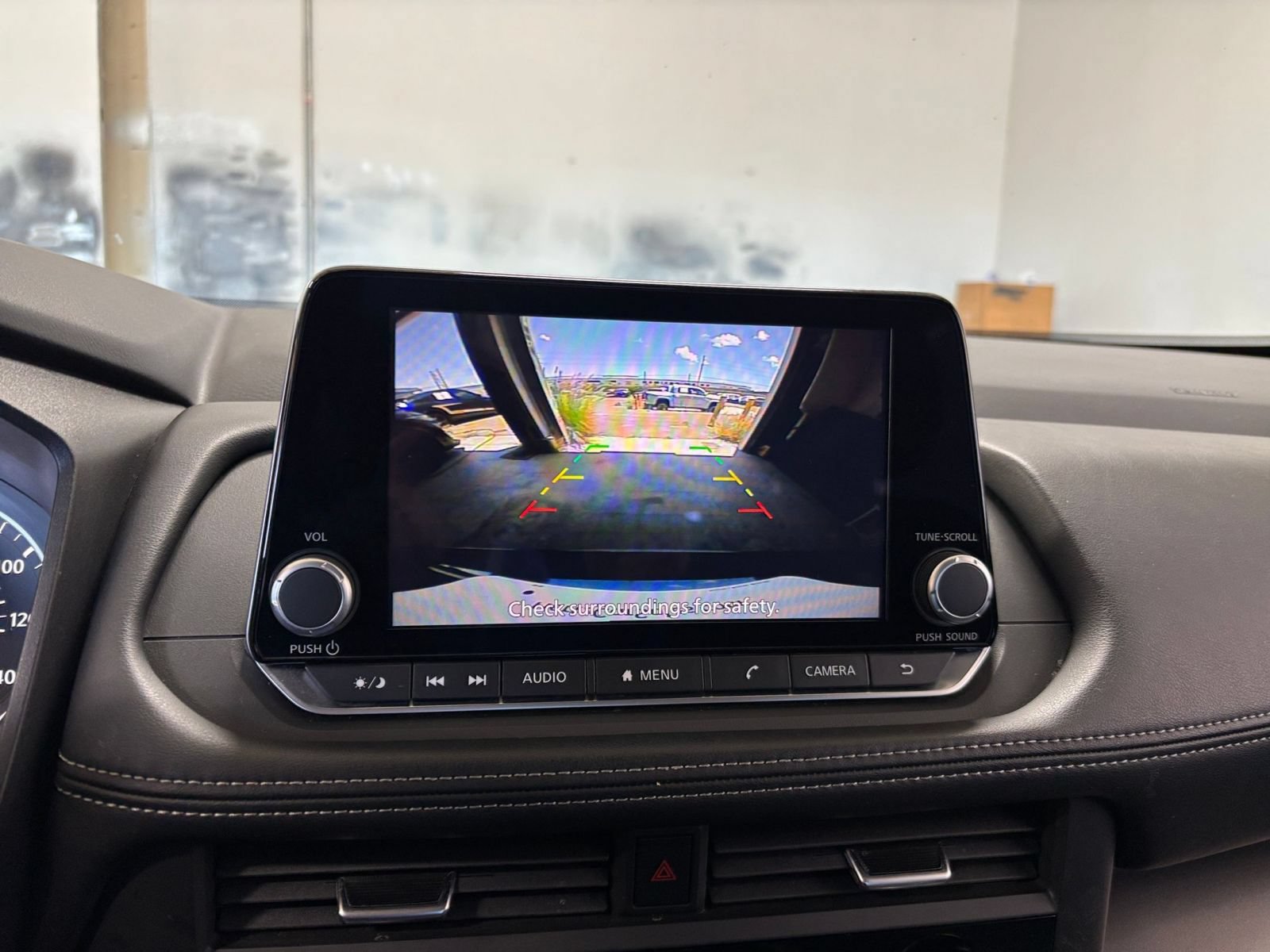 Used 2025 Nissan Rogue SV FWD image 25