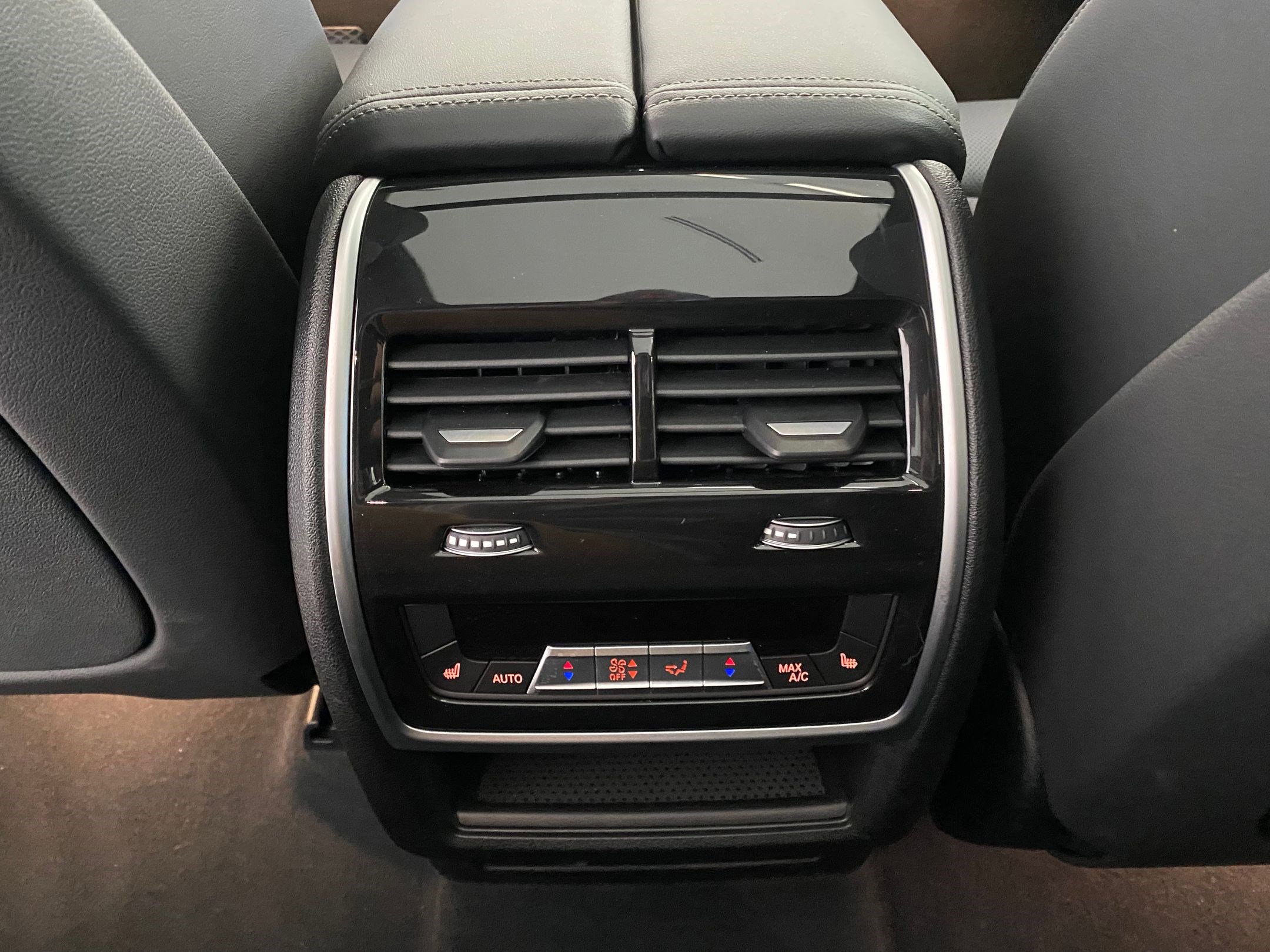 Used 2026 BMW X5 xDrive50e w/ Premium Package image 30