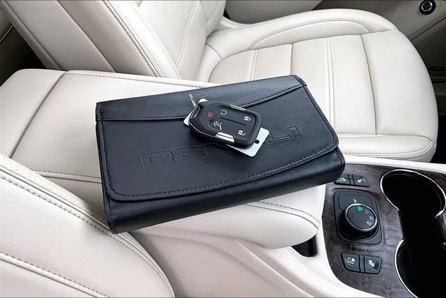 Used 2022 GMC Acadia Denali image 10