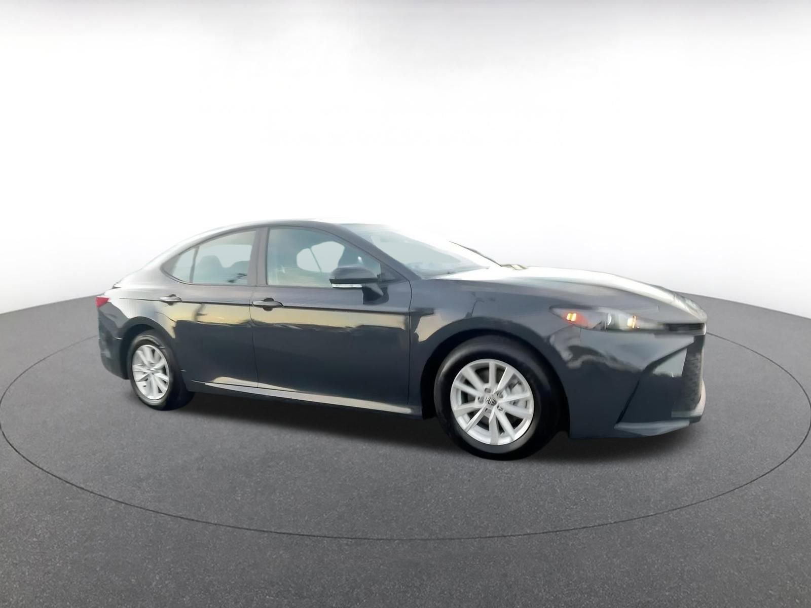 Used 2025 Toyota Camry LE video 2