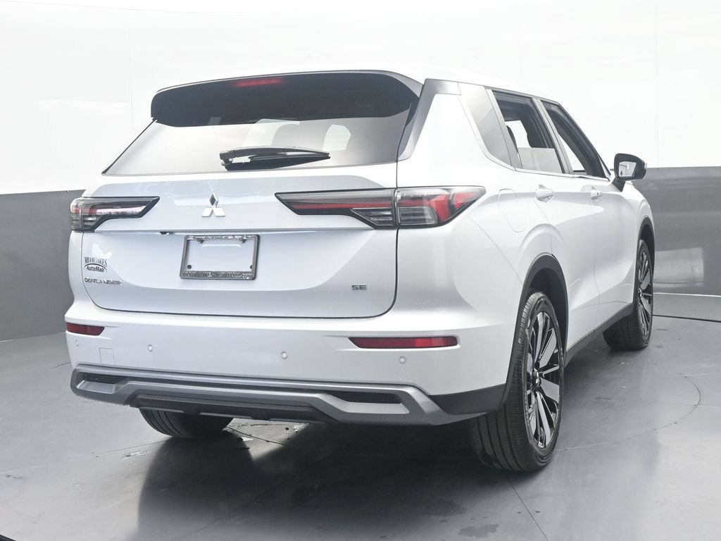 New 2026 Mitsubishi Outlander SE FWD image 5