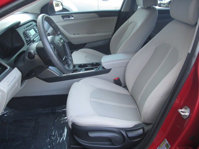 Used 2017 Hyundai Sonata SE FWD image 9