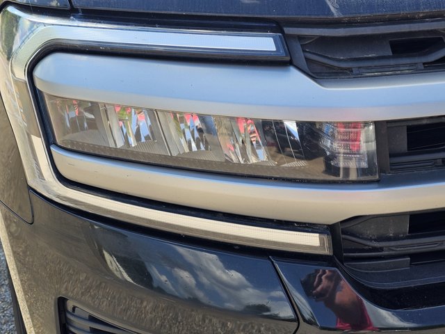 Used 2023 Ford Expedition Max XLT AWD/4WD image 3
