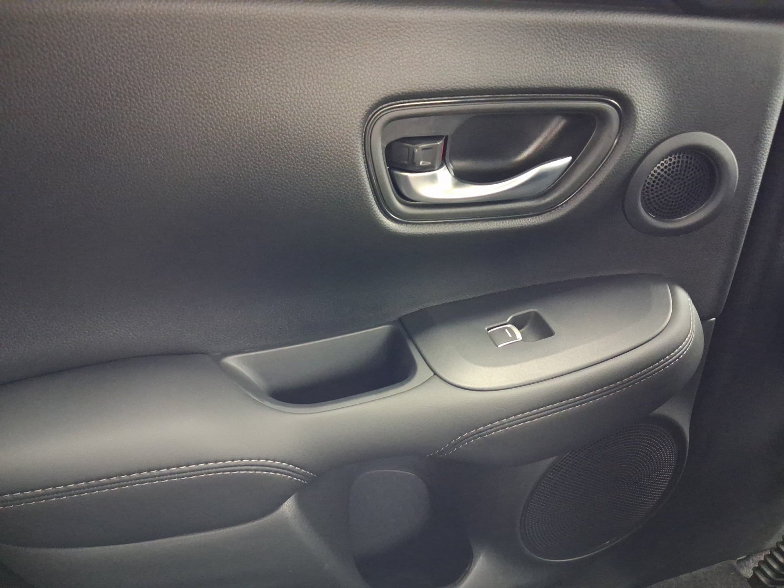 Used 2027 Honda HR-V EX-L image 19