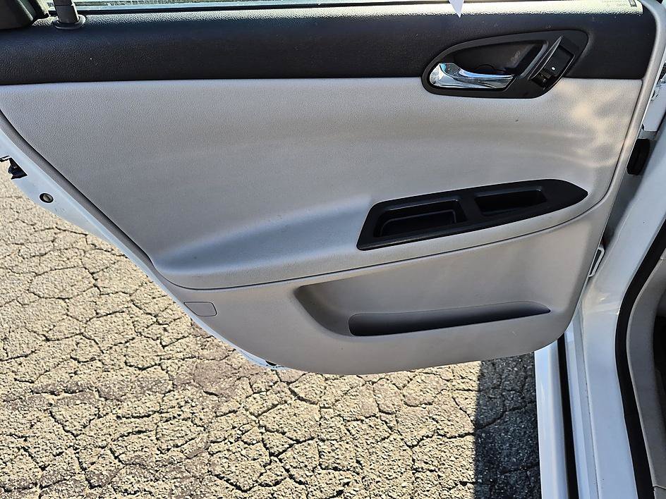 Used 2012 Chevrolet Impala LTZ FWD image 27