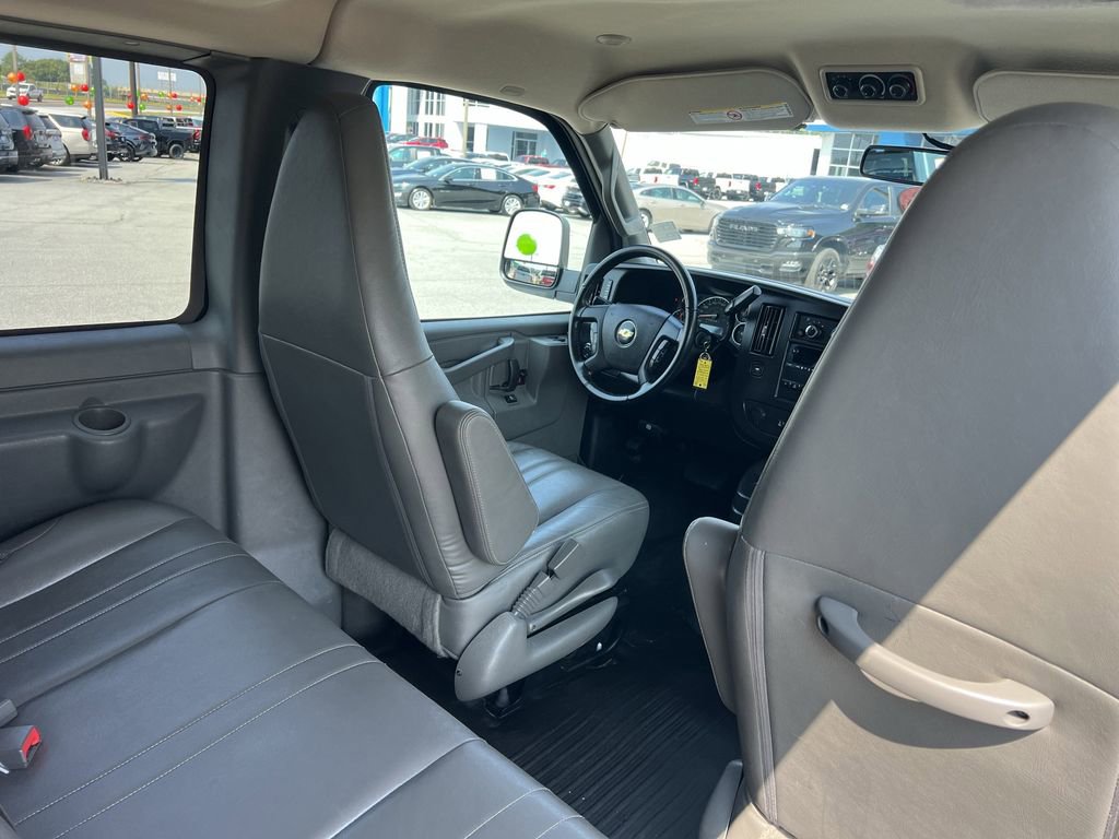 Used 2023 Chevrolet Express 3500 LS image 23