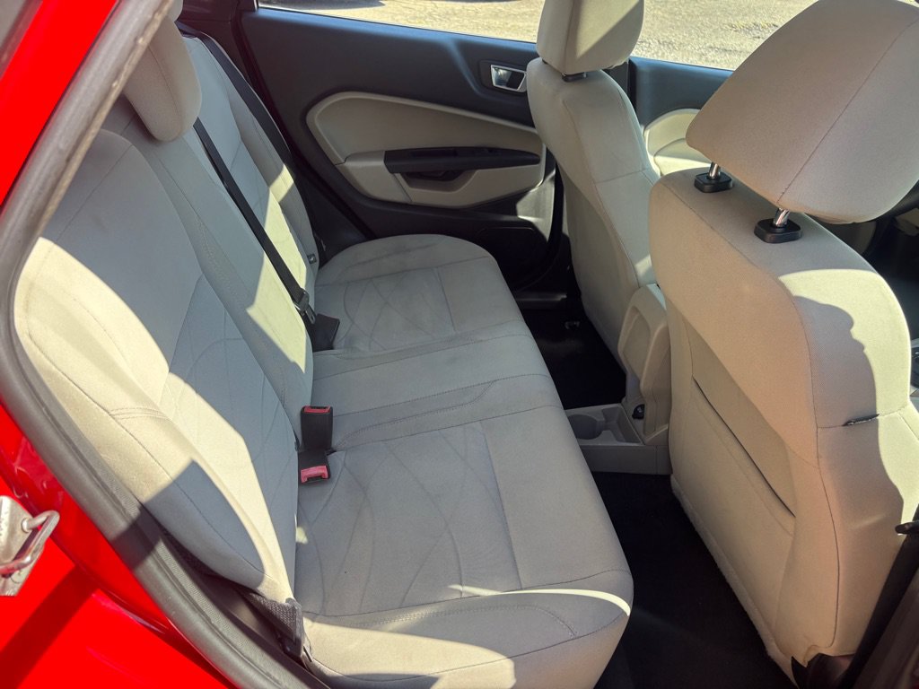 Used 2014 Ford Fiesta SE w/ Comfort Package FWD image 14