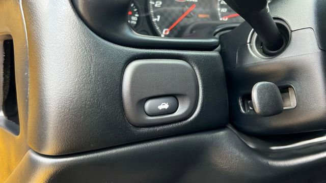 Used 2003 Chevrolet Corvette Z06 w/ Memory Package, 3 Drivers image 74