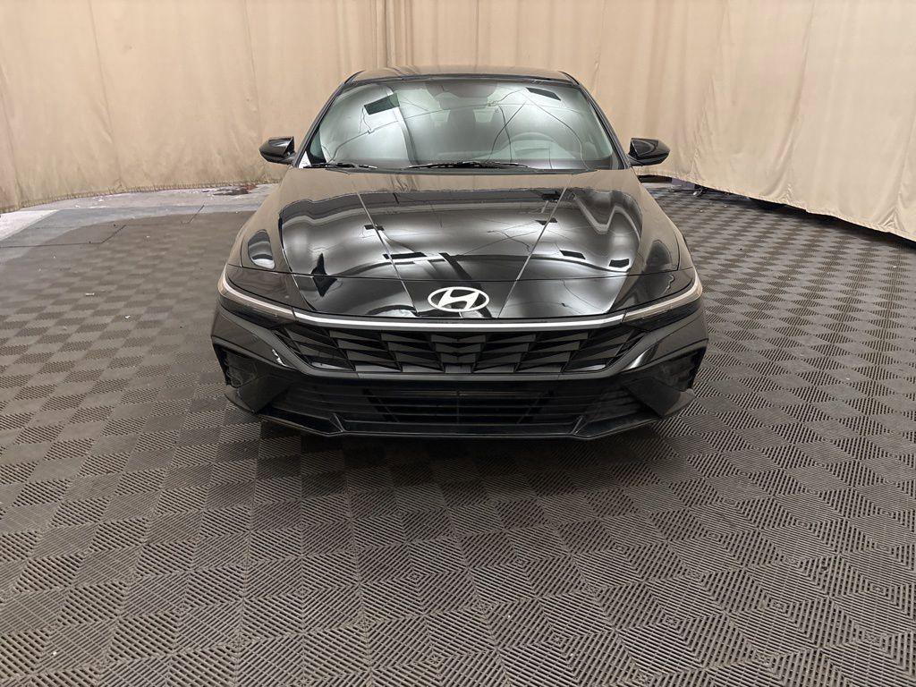 New 2026 Hyundai Elantra Sport image 2