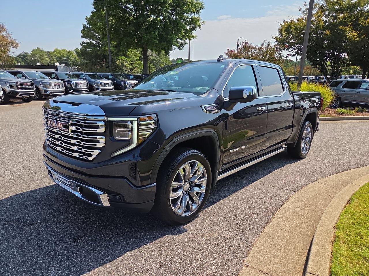 Used 2026 GMC Sierra 1500 Denali AWD/4WD image 4