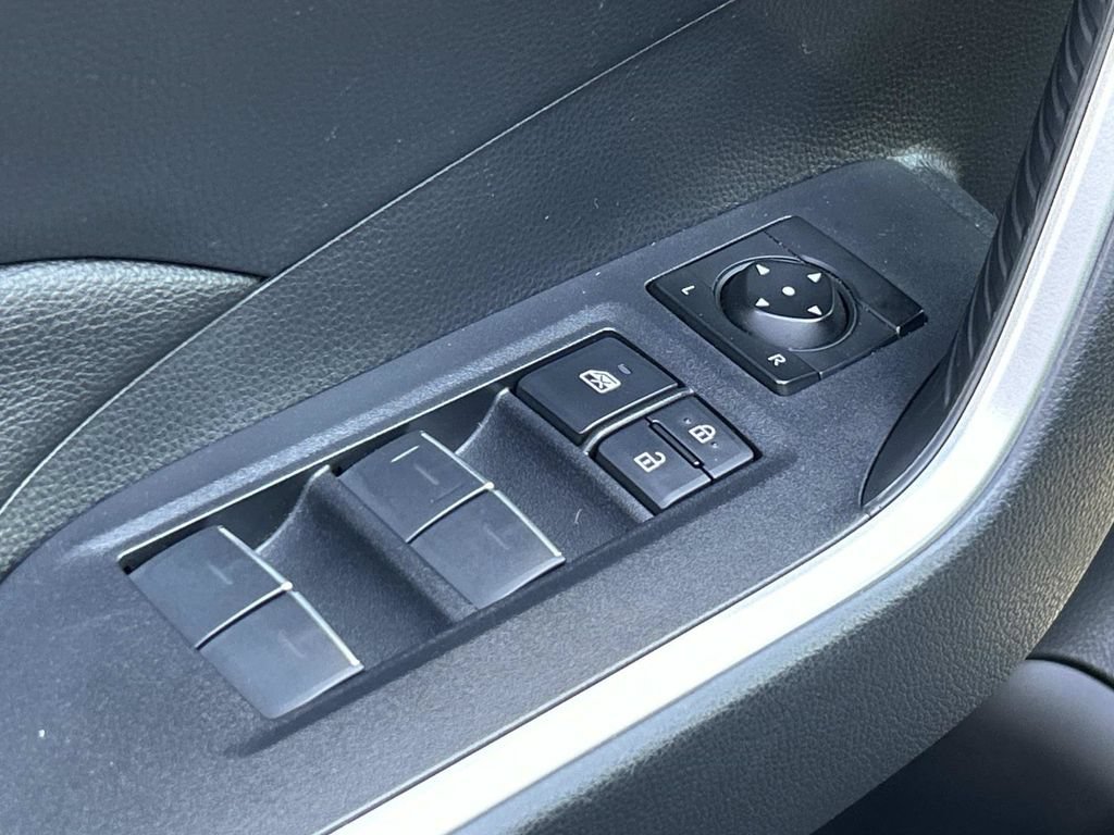 Used 2025 Toyota RAV4 XLE AWD/4WD image 23