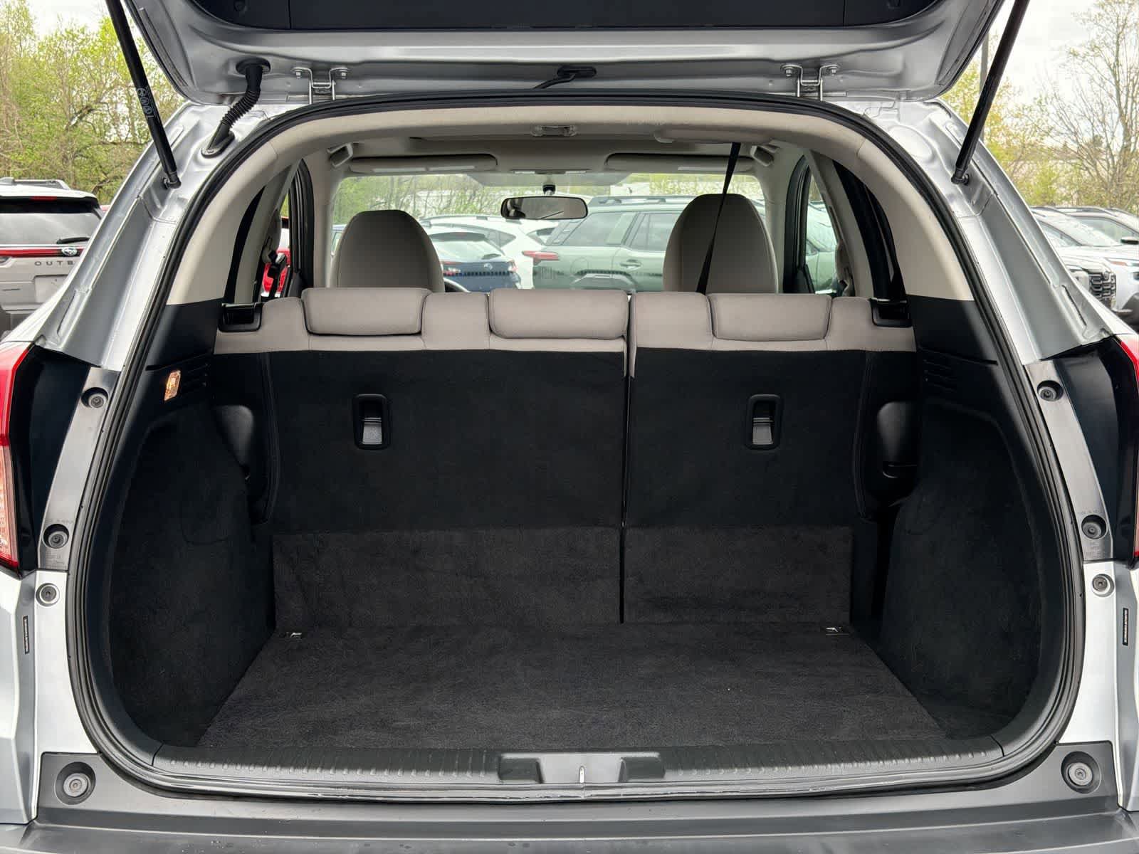Used 2018 Honda HR-V EX image 35