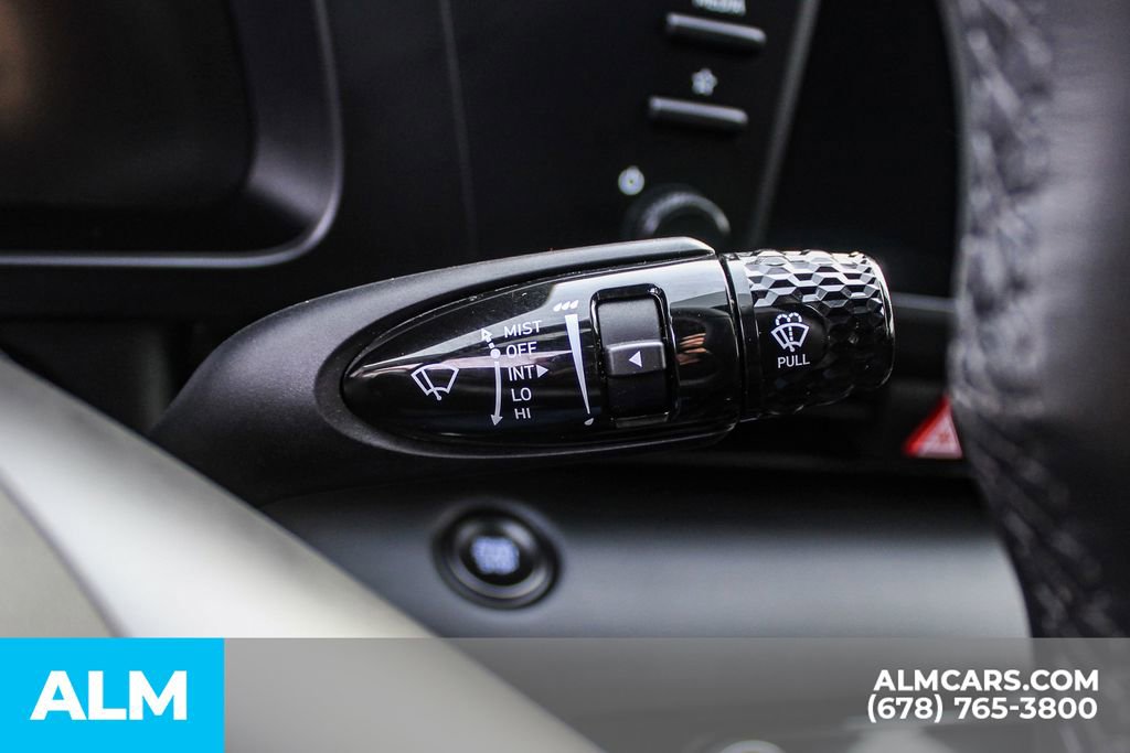 Used 2025 Hyundai Elantra Sport FWD image 29