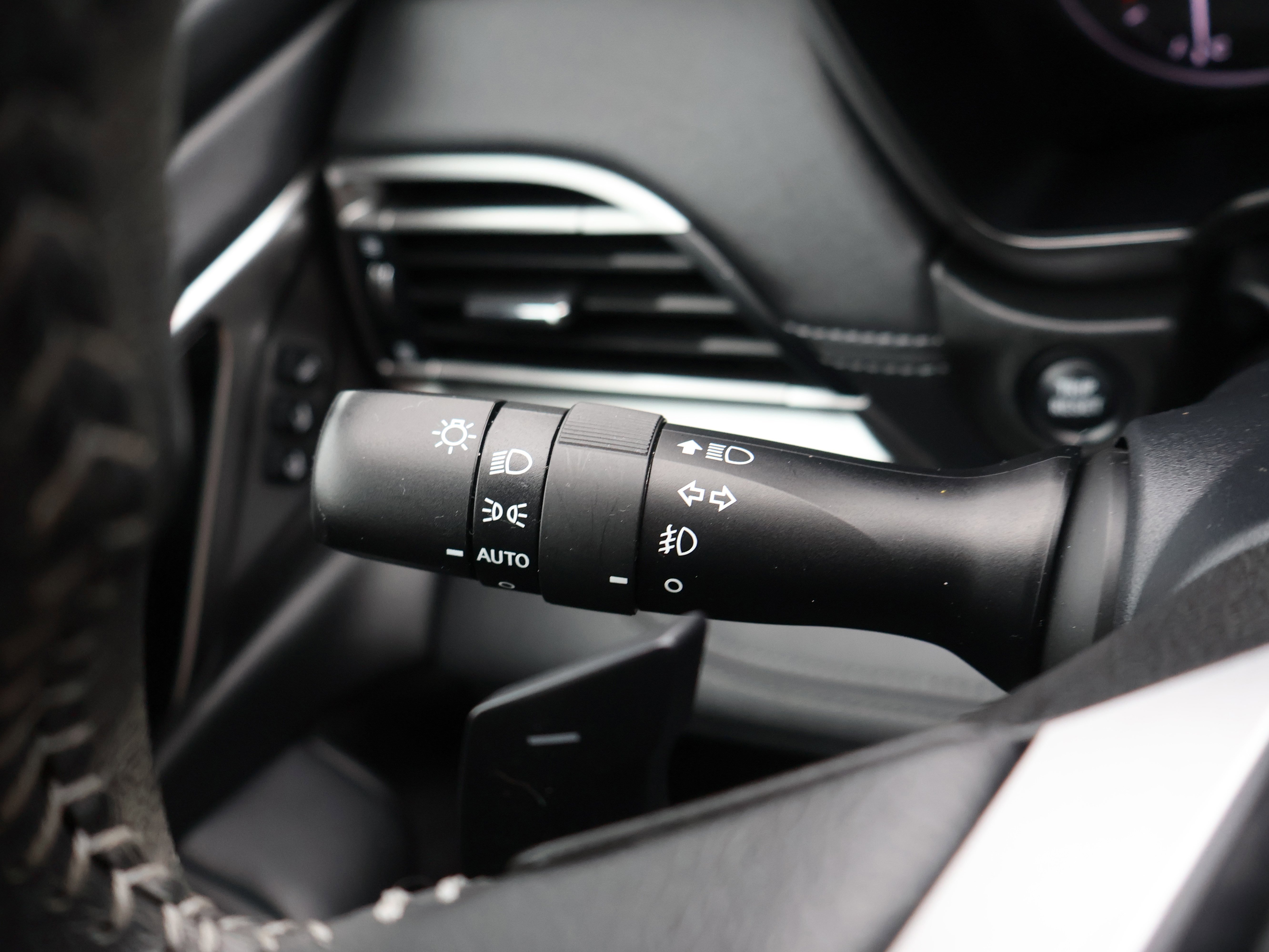 Used 2023 Subaru Outback Limited image 33