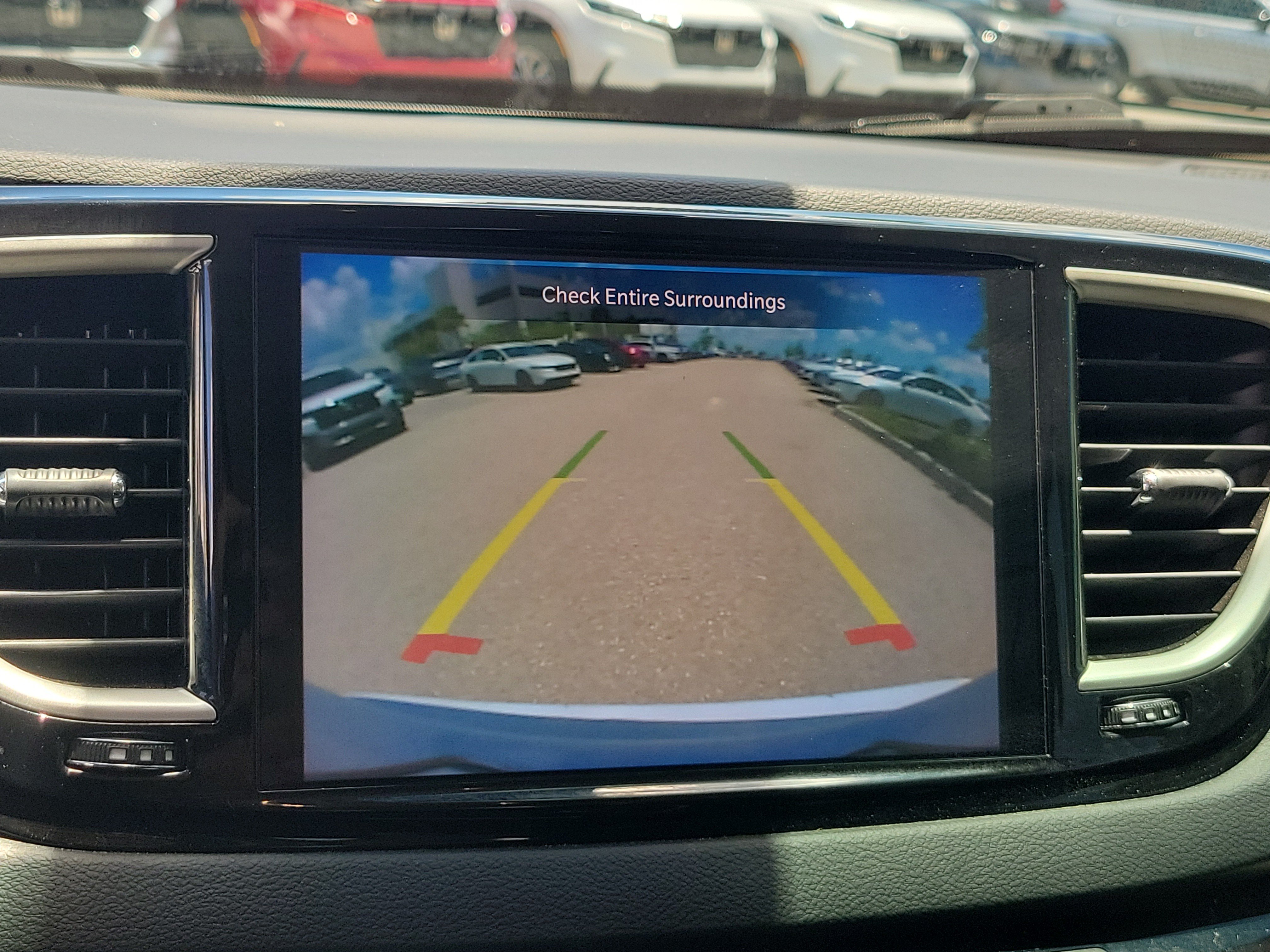 Used 2023 Chrysler Pacifica Touring-L FWD image 27