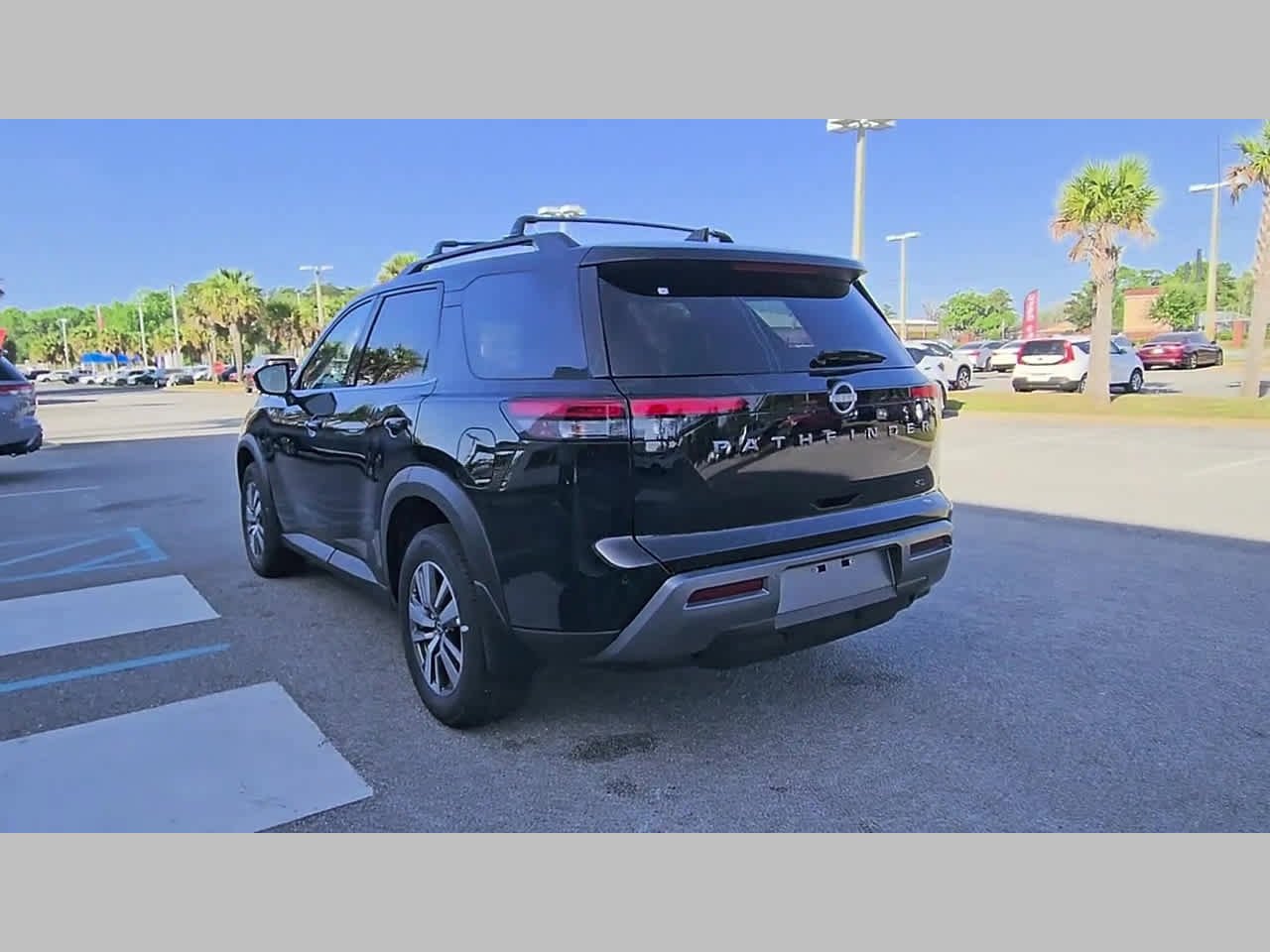 New 2026 Nissan Pathfinder SL FWD image 28
