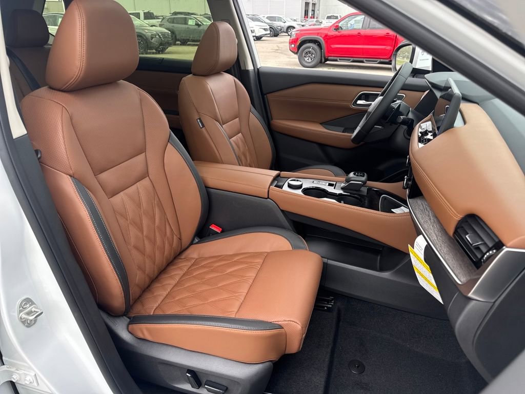 New 2026 Nissan Rogue Platinum w/ Platinum Premium Package image 11