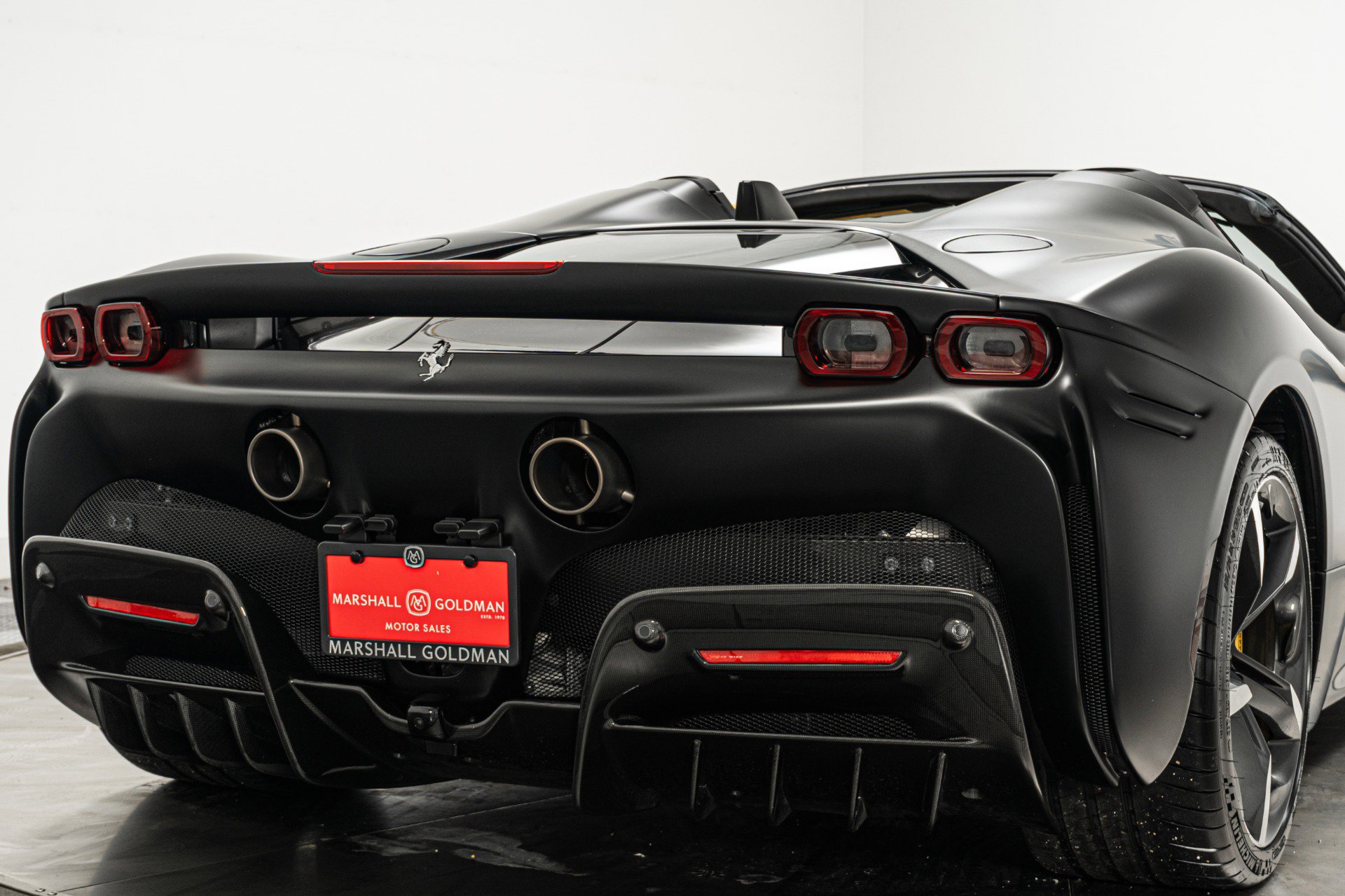 Used 2024 Ferrari SF90 Spider image 37