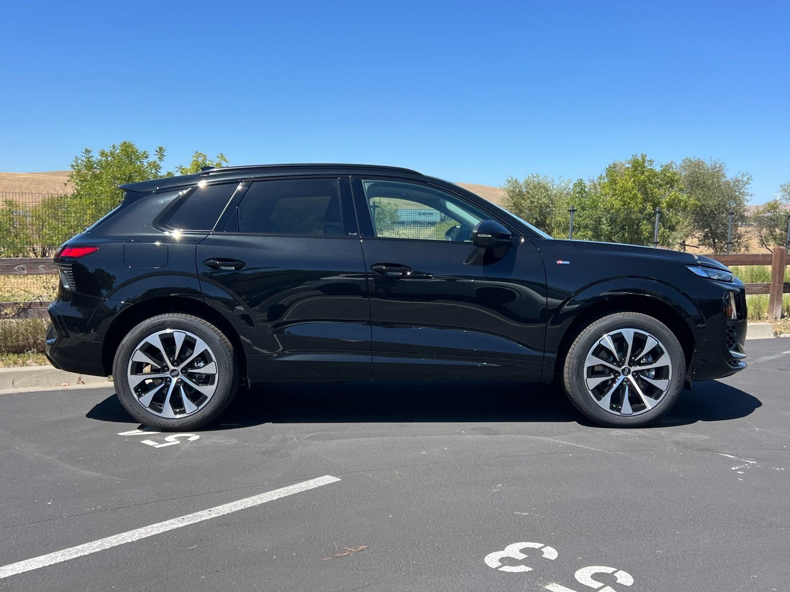 New 2026 Audi Q3 quattro 2.0T AWD/4WD image 7