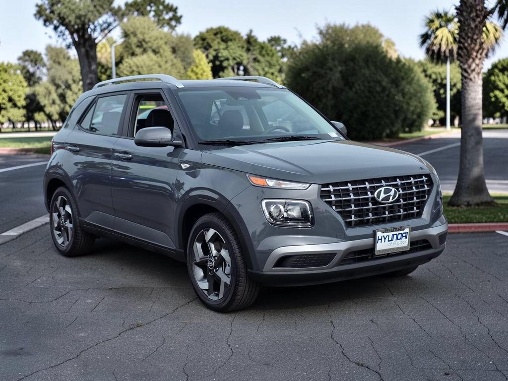 New 2026 Hyundai Venue SEL FWD image 4