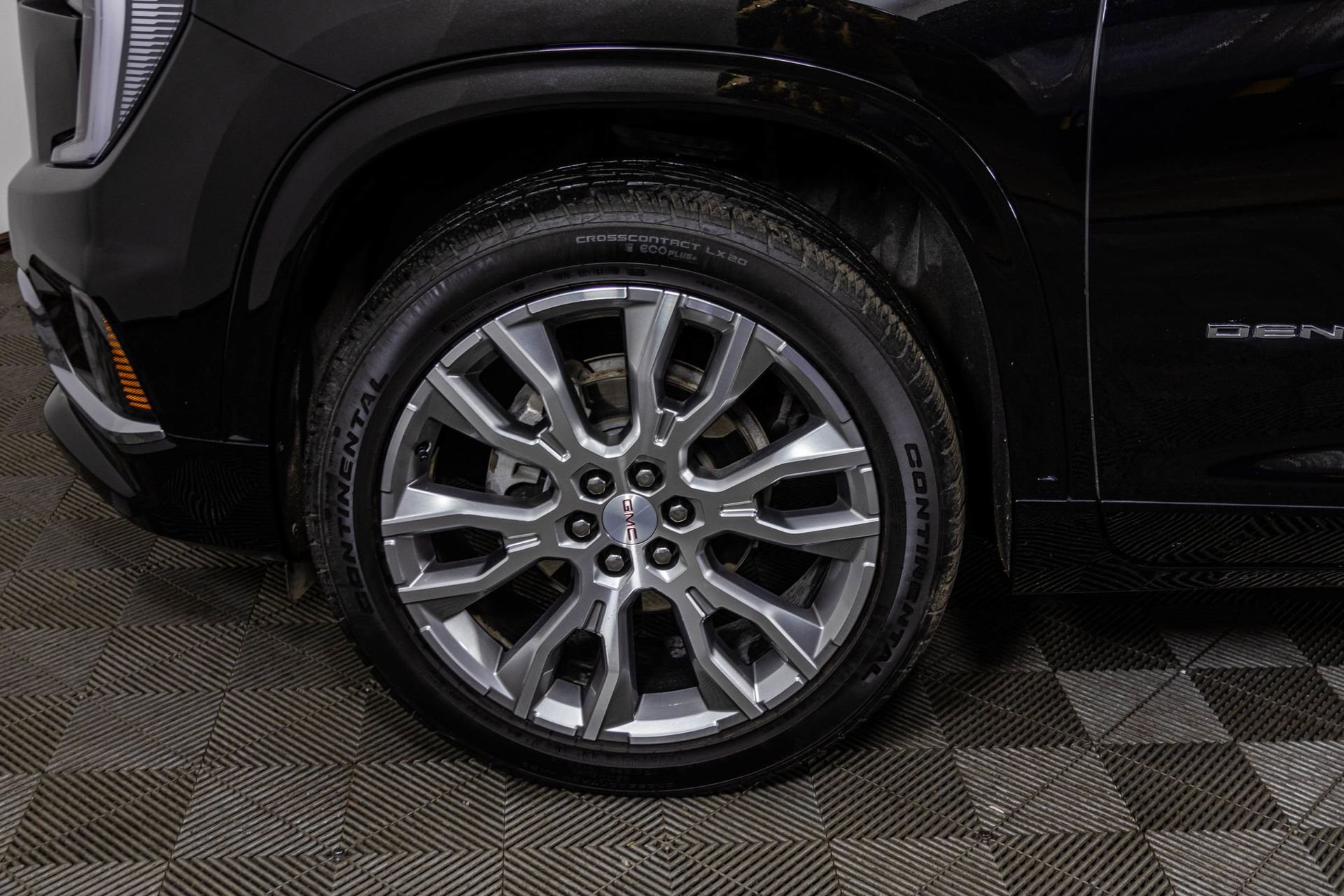 Used 2024 GMC Acadia Denali image 47