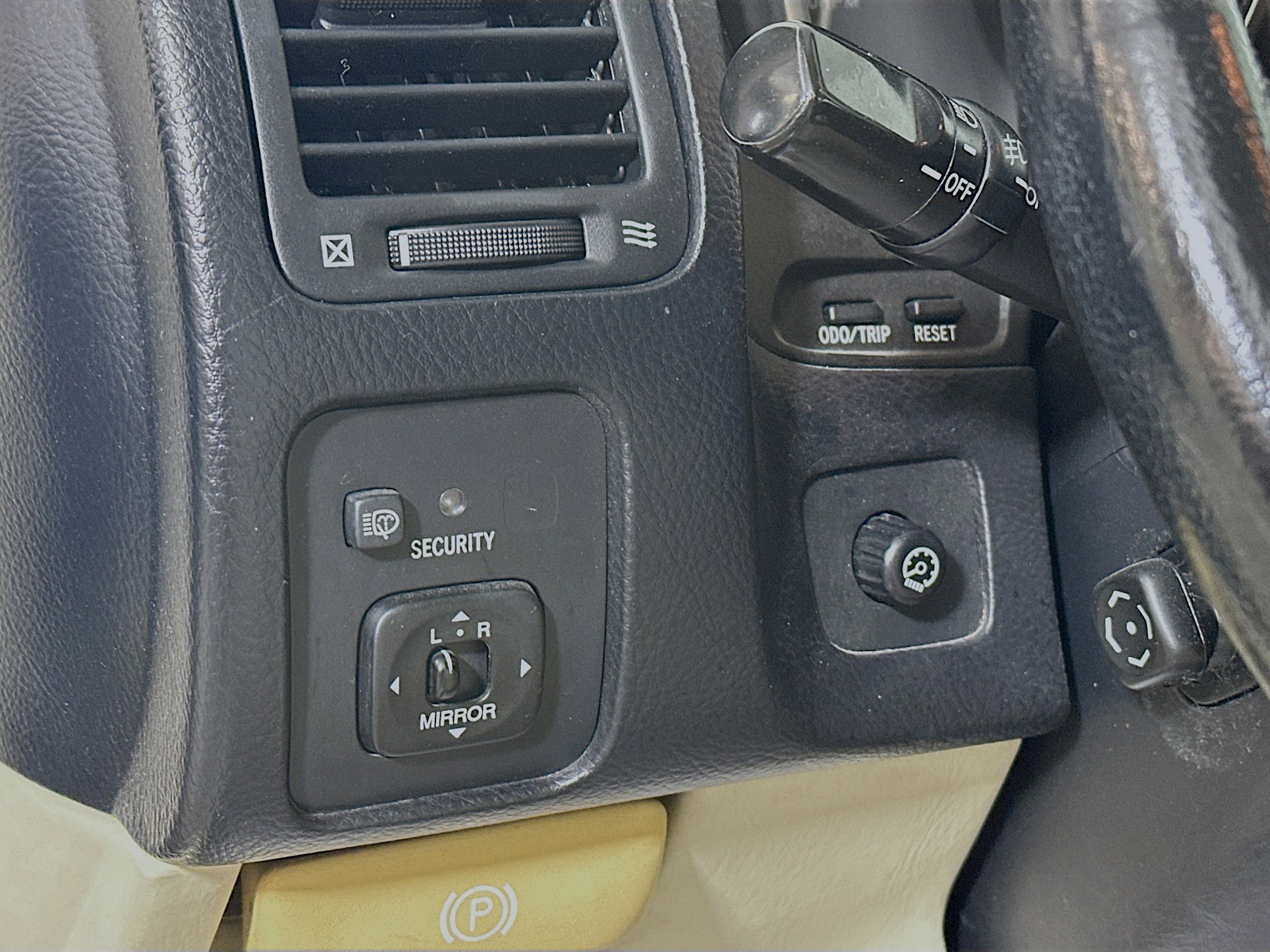 Used 2004 Lexus SC 430 Convertible image 10