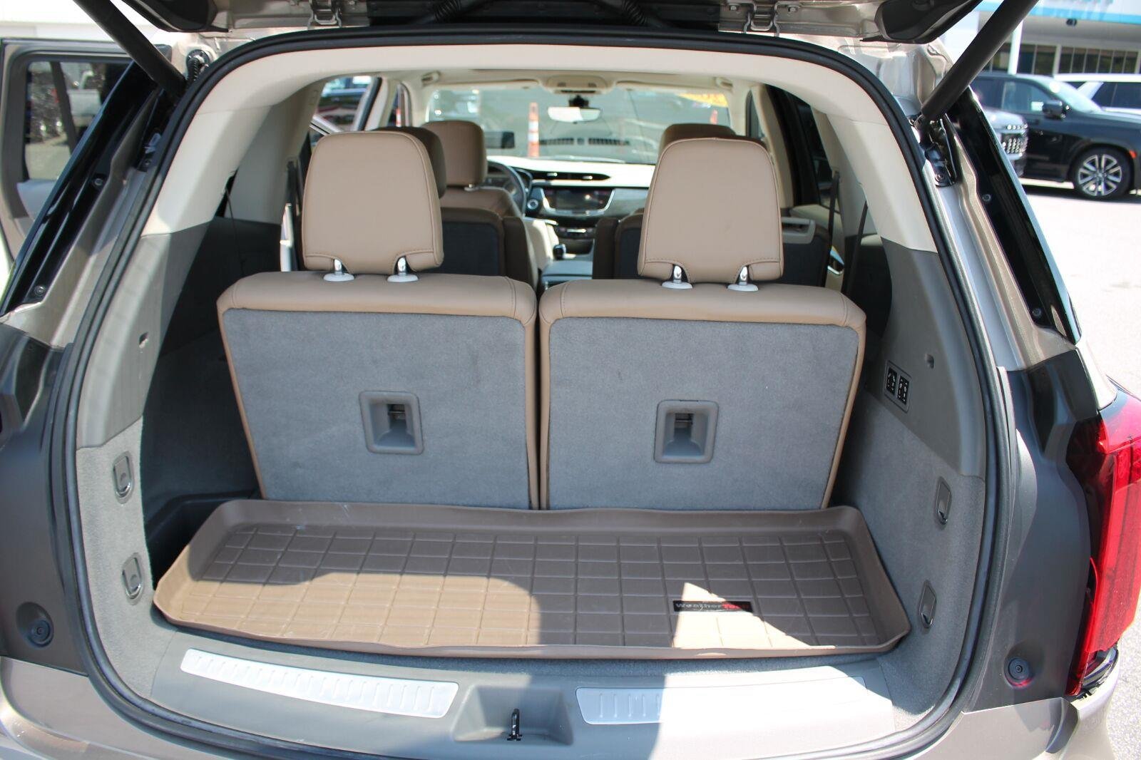 Used 2022 Cadillac XT6 Premium Luxury w/ Technology Package FWD image 32