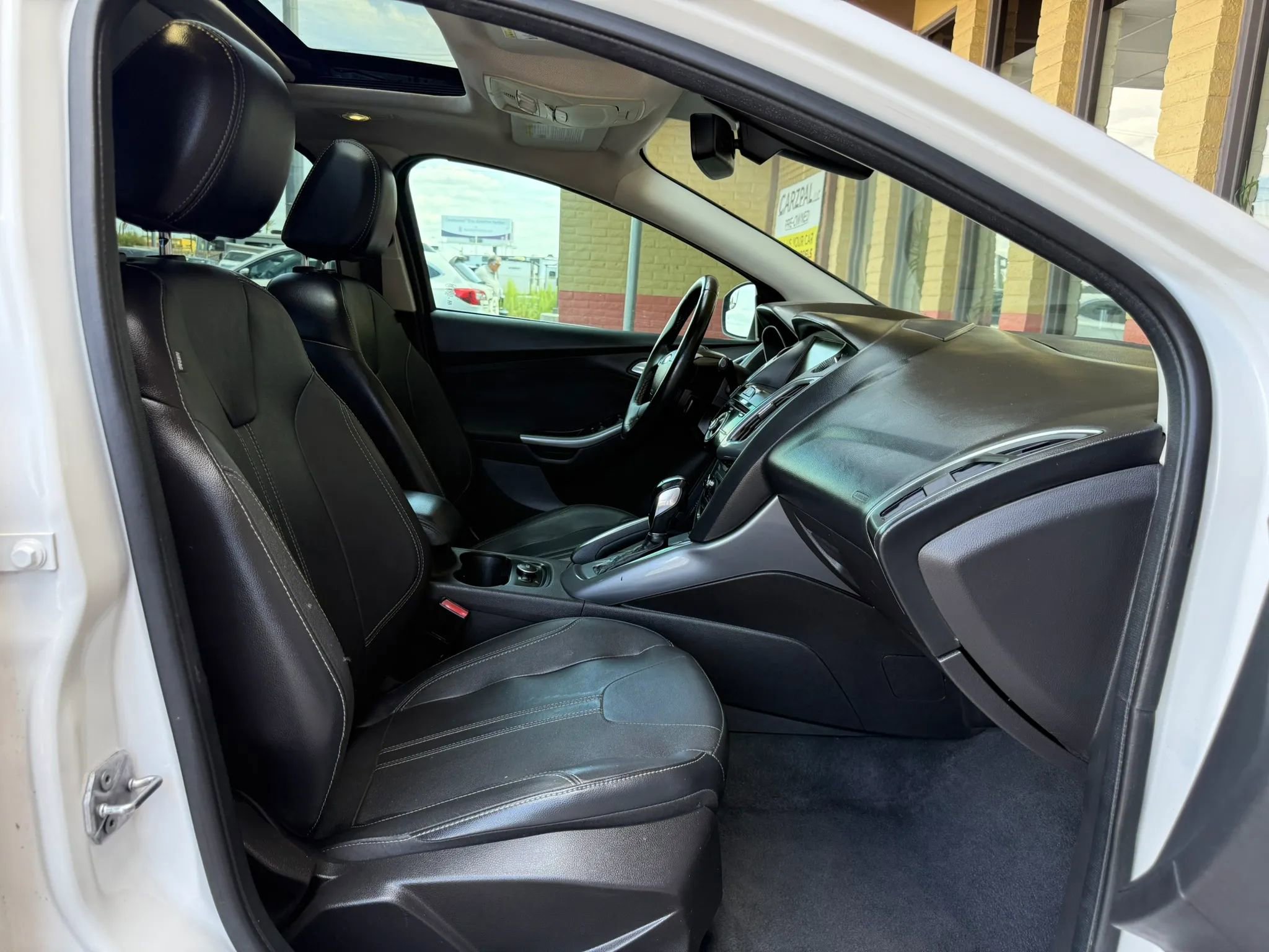 Used 2012 Ford Focus Titanium image 24