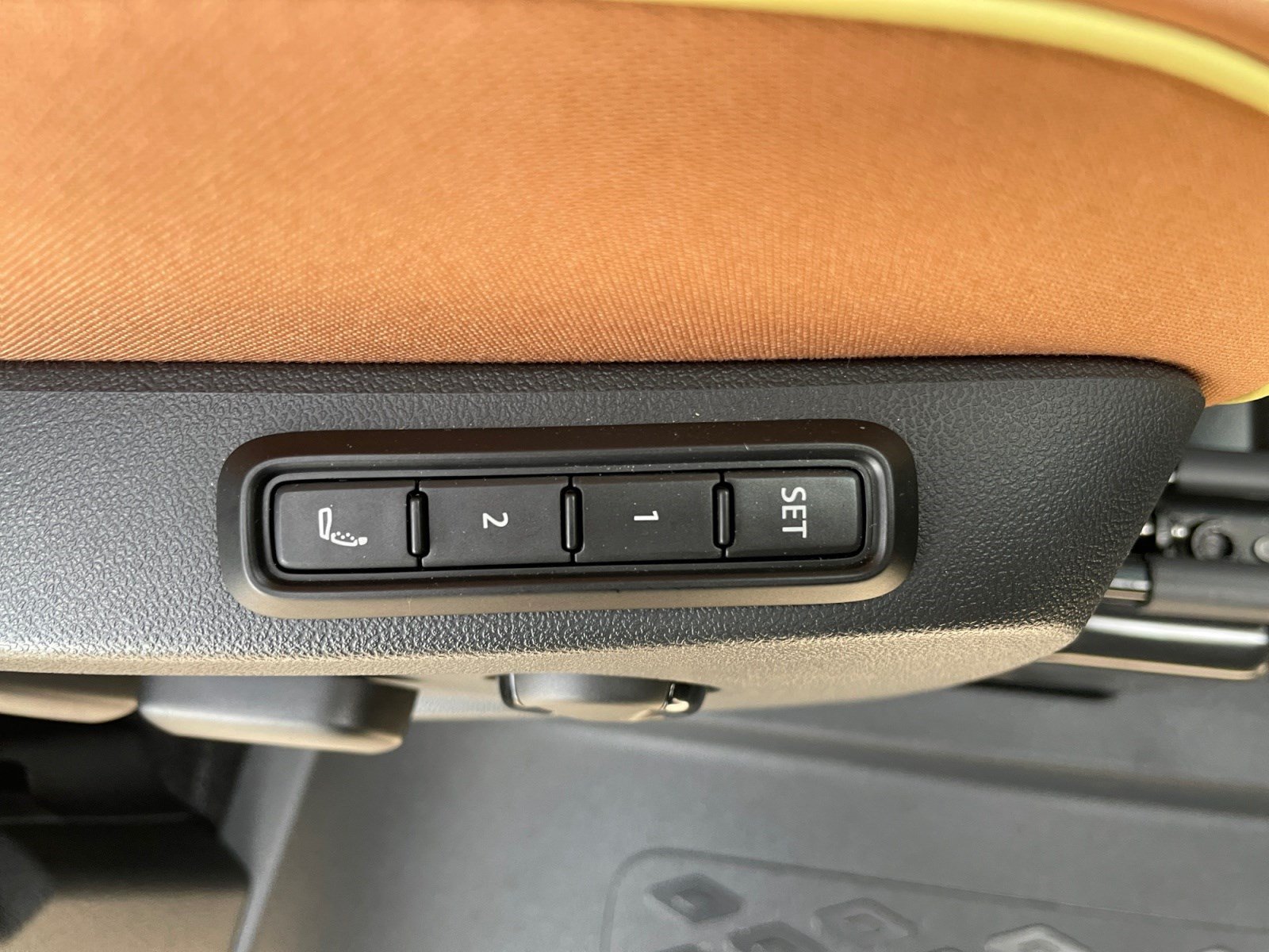 Used 2025 Volkswagen ID. Buzz Pro S Plus AWD/4WD image 20