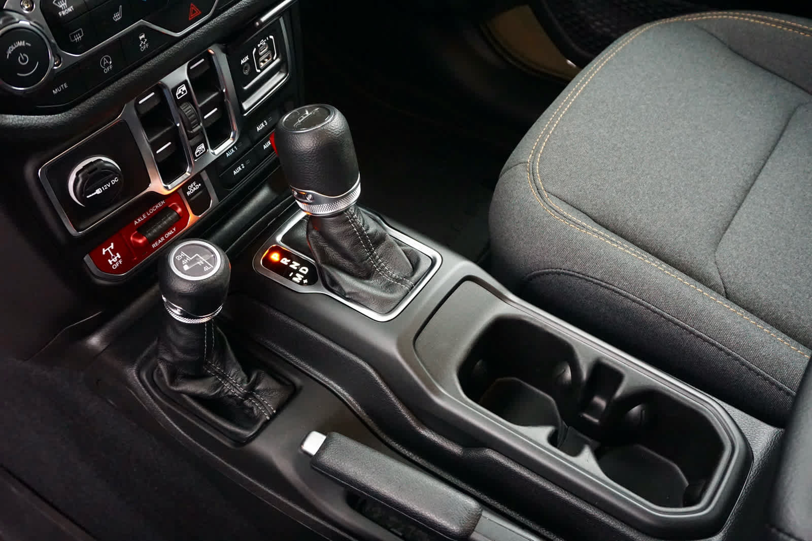 New 2027 Jeep Gladiator Sport AWD/4WD image 18