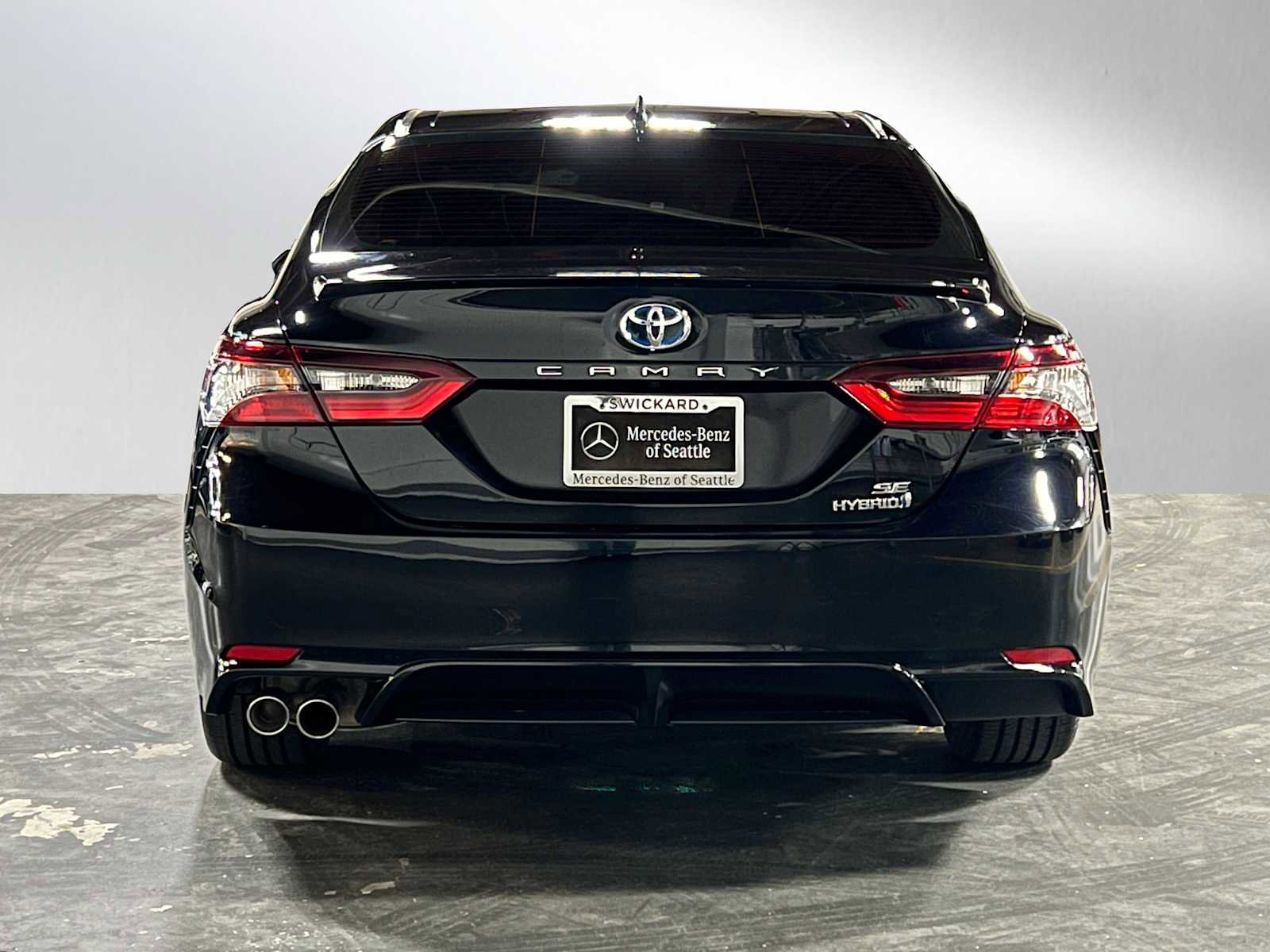 Used 2024 Toyota Camry SE FWD image 4