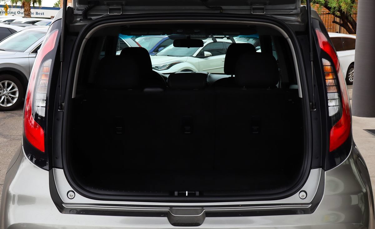 Used 2018 Kia Soul + FWD image 21