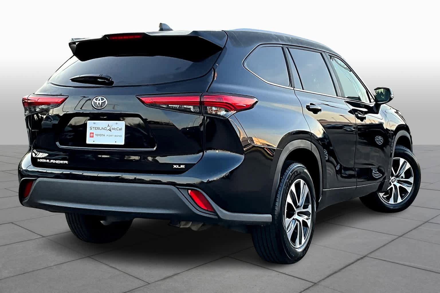 Used 2023 Toyota Highlander XLE FWD image 13