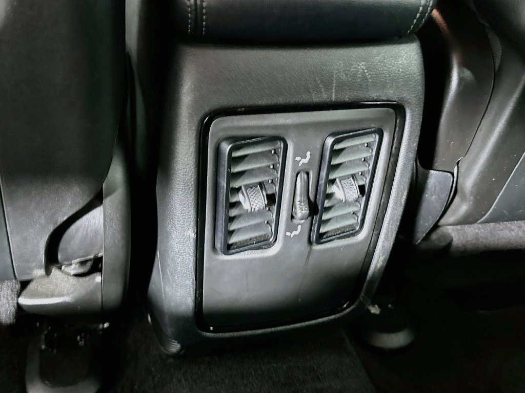 Used 2022 Dodge Durango SXT w/ Blacktop Package AWD/4WD image 31