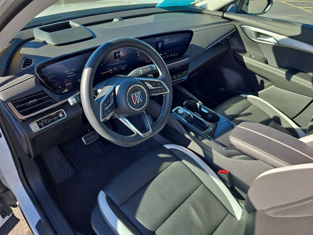 Certified 2025 Buick Envision Sport Touring image 10