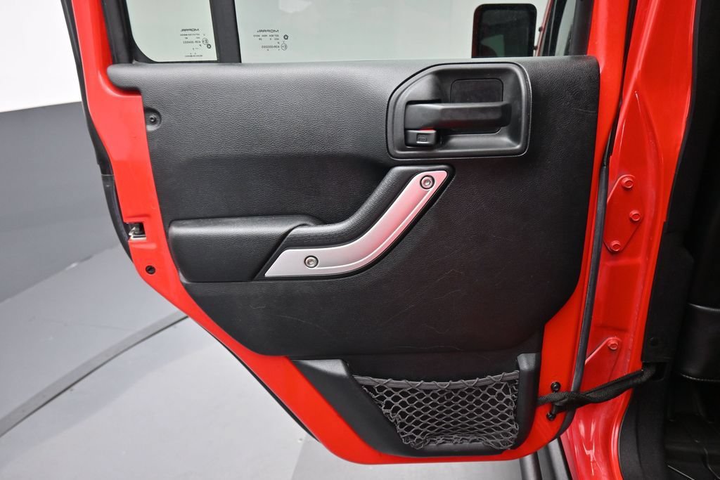 Used 2016 Jeep Wrangler Unlimited Rubicon AWD/4WD image 25