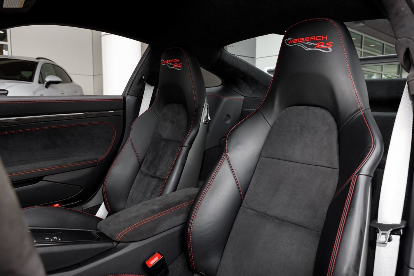 Used 2018 Porsche 911 GT2 RS w/ Weissach Package RWD image 54