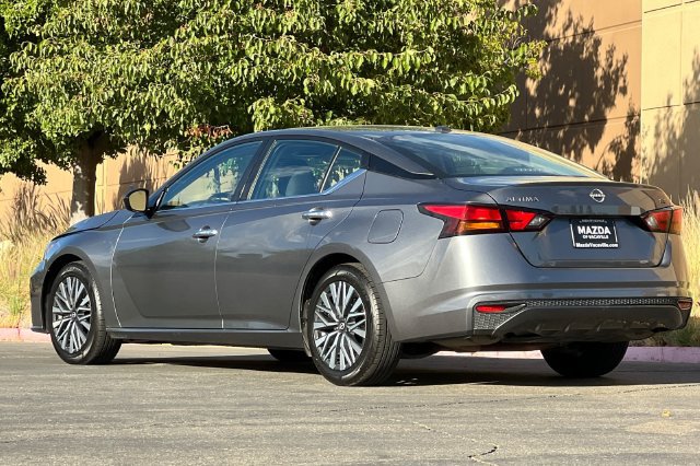 Used 2024 Nissan Altima 2.5 SV FWD image 6