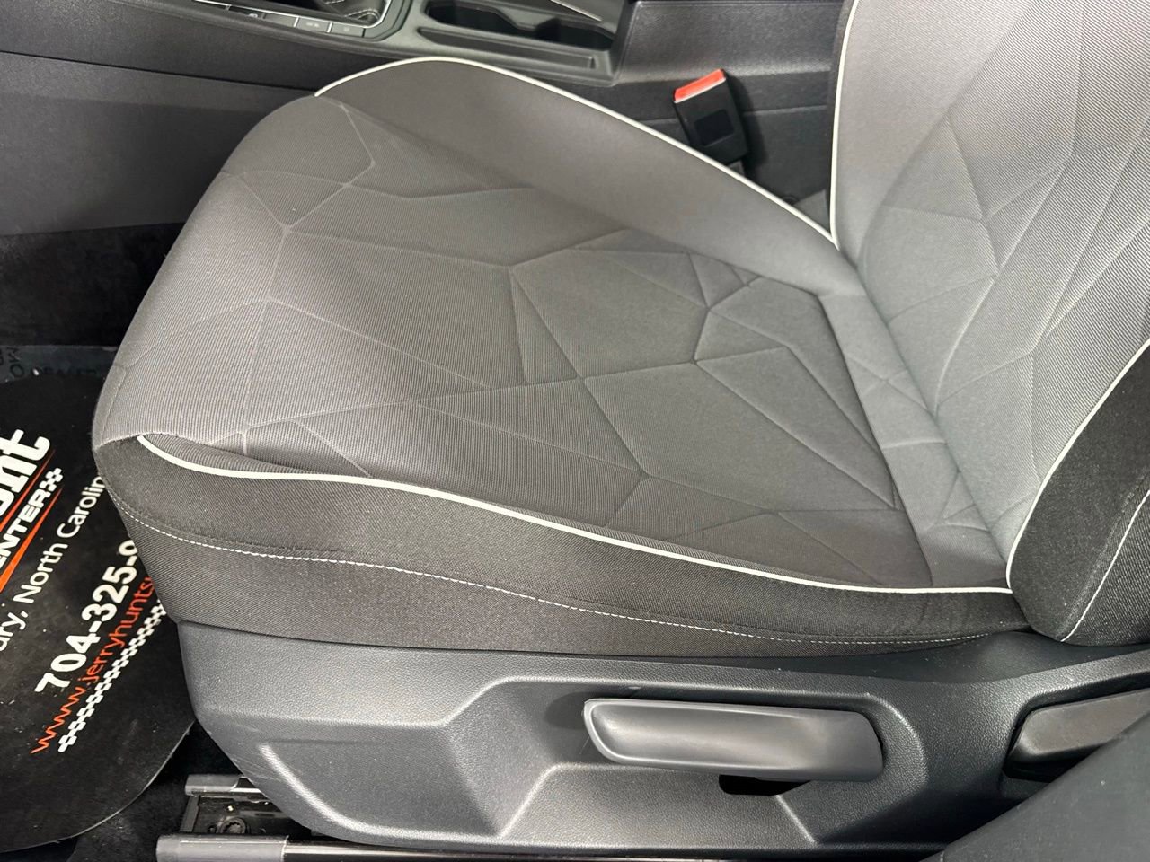Used 2025 Volkswagen Jetta Sport FWD image 12
