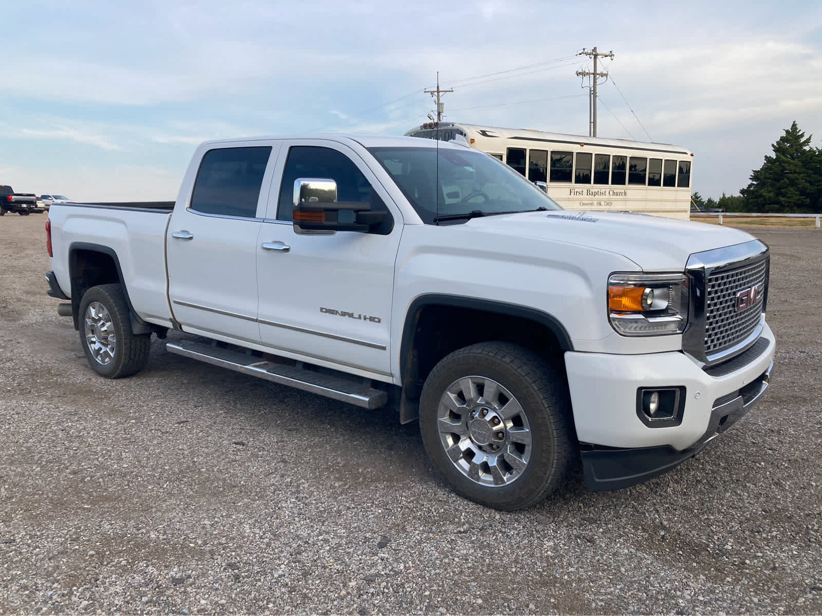 Used 2016 GMC Sierra 2500 Denali w/ Duramax Plus Package AWD/4WD image 9