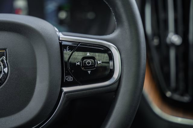 Used 2024 Volvo XC60 T8 Ultimate w/ Protection Package Premier image 27