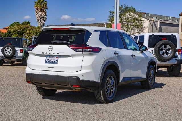 Used 2024 Nissan Rogue S FWD image 4