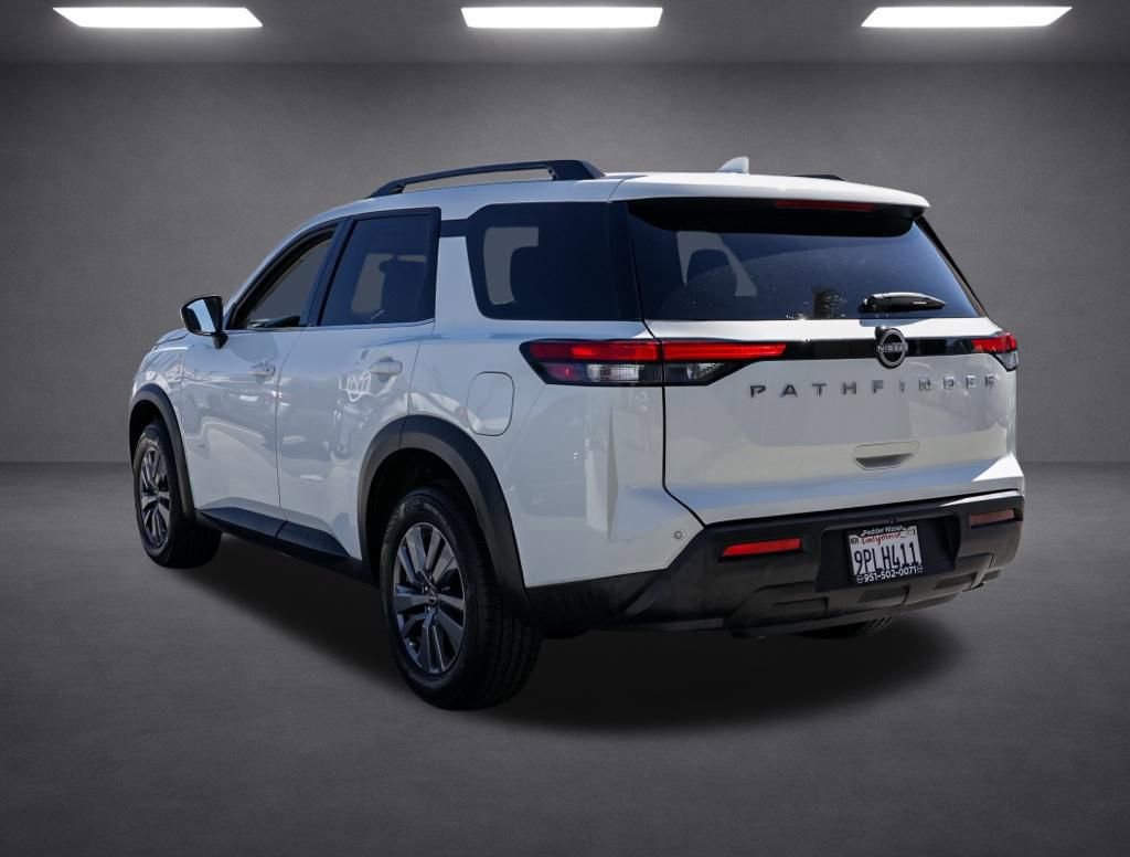 Used 2025 Nissan Pathfinder SV image 6
