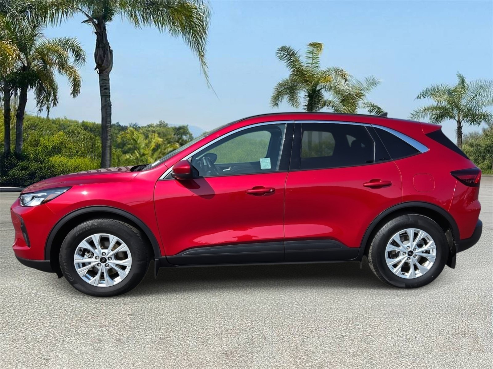 Used 2023 Ford Escape Active w/ Tech Pack #2 FWD image 2