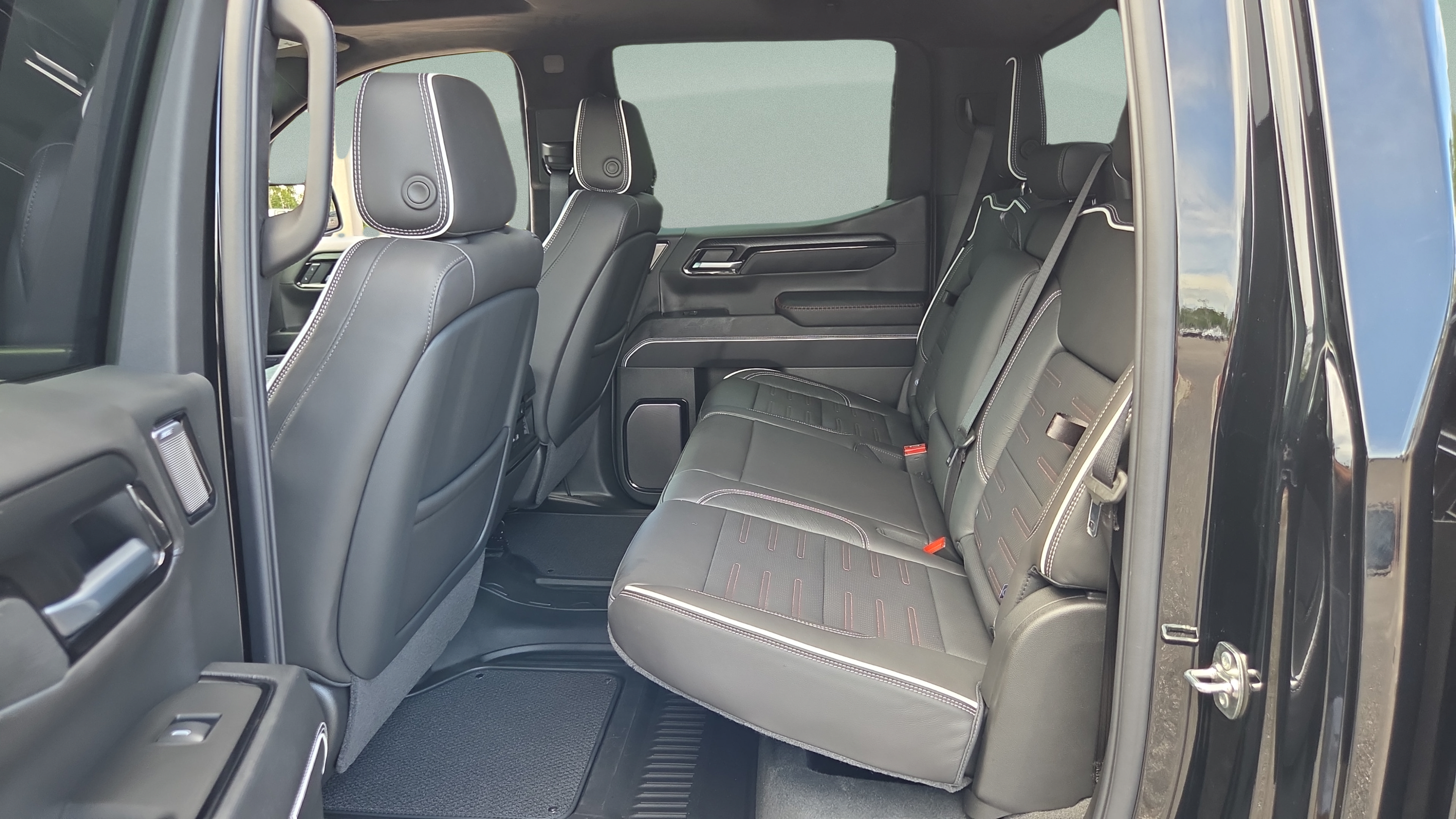Certified 2026 GMC Sierra 1500 AT4X AWD/4WD image 10
